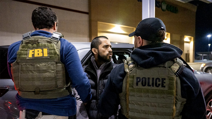 FBI apprehends alleged MS-13 member sought for pastor's murder in El Salvador. 1 migrant murder pastor fbi ice el salvador