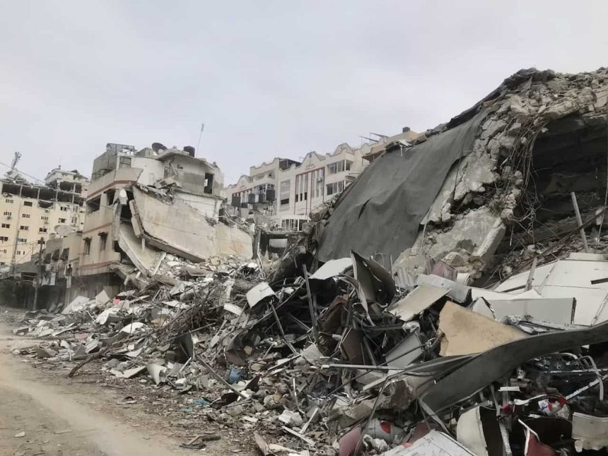 Rescue workers at death toll nears 1,500 in Venezuela twin quakes site