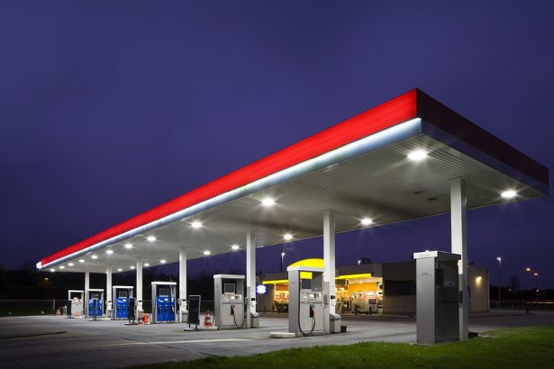 US Gas Prices Surge Past $4: Iran Conflict & Strait of Hormuz Strains